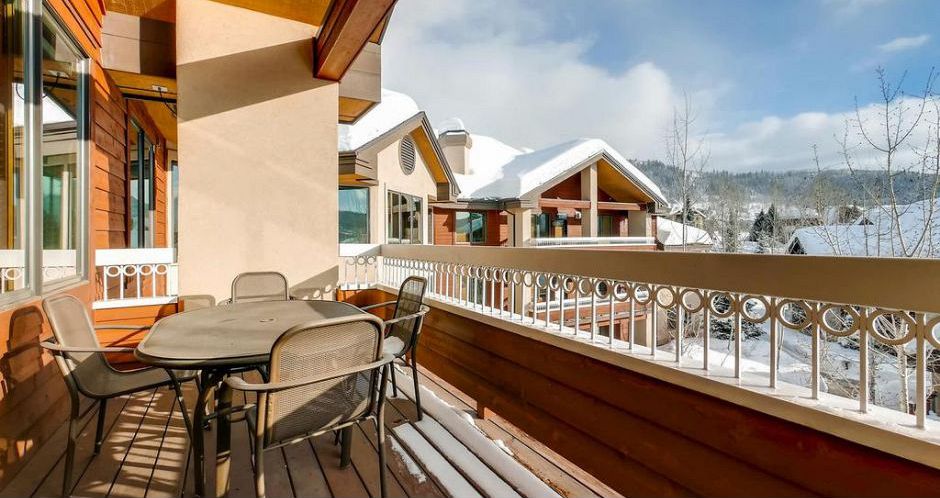 All condos feature a private balcony with valley and mountain views. Photo: Wyndham Vacations - image_6
